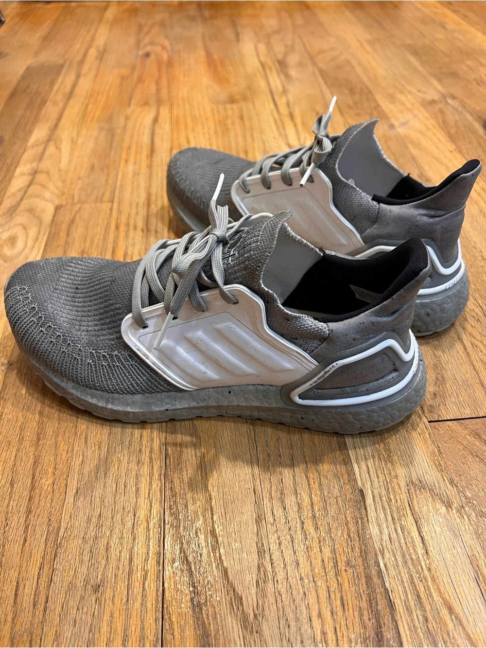 Adidas Ultraboost 20 x James Bond "No Time To Die" sneakers Women’s 9.5